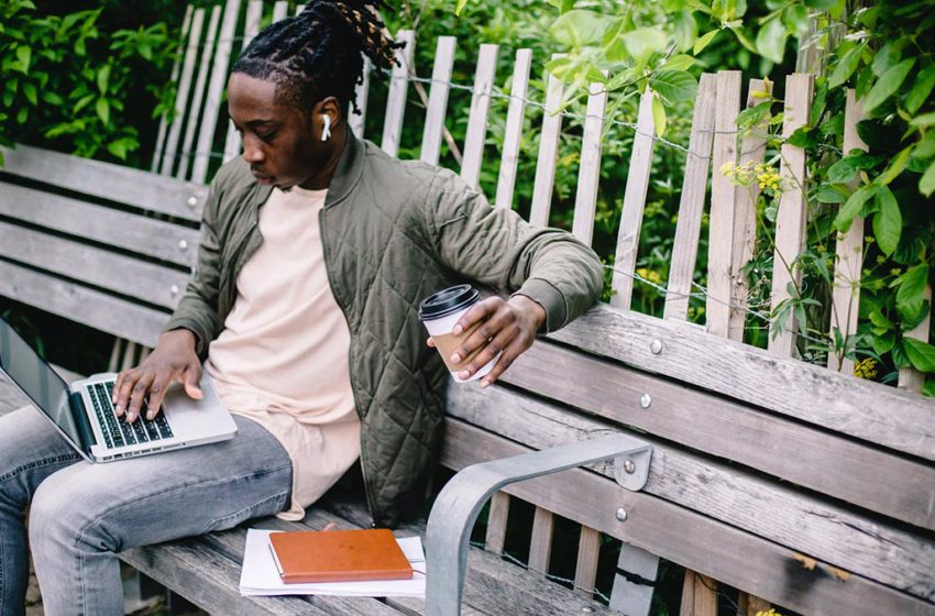  How To Apply For A Job While Studying – A Student’s Guide