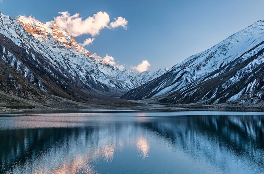  Pakistani Travel Vlogs: 6 People Who Are Doing it Right